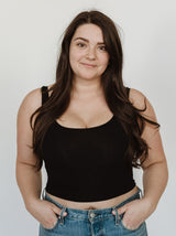 Primrose crop tank in black